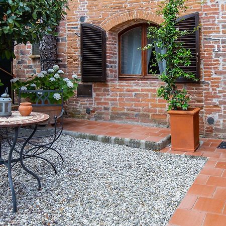 Agriturismo Palazzo Val Del Sasso Villastrada  Buitenkant foto