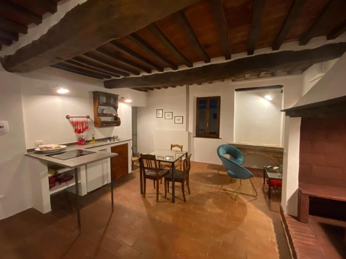 Agriturismo Palazzo Val Del Sasso Villastrada  Buitenkant foto