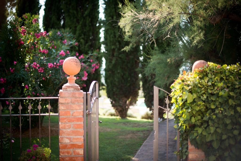 Agriturismo Palazzo Val Del Sasso Villastrada  Buitenkant foto