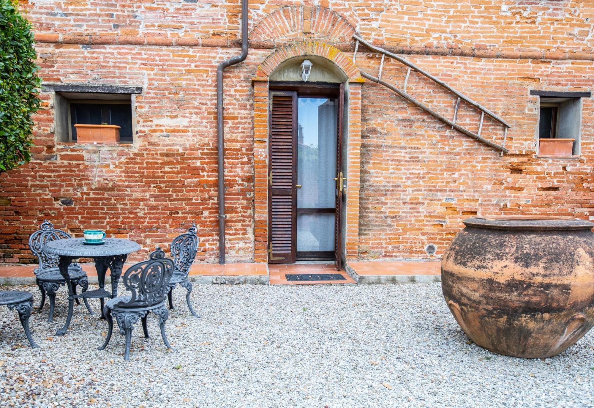 Agriturismo Palazzo Val Del Sasso Villastrada  Buitenkant foto