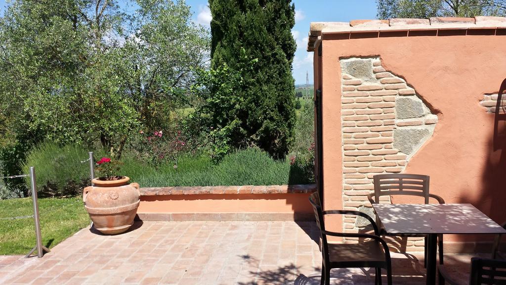 Agriturismo Palazzo Val Del Sasso Villastrada  Buitenkant foto